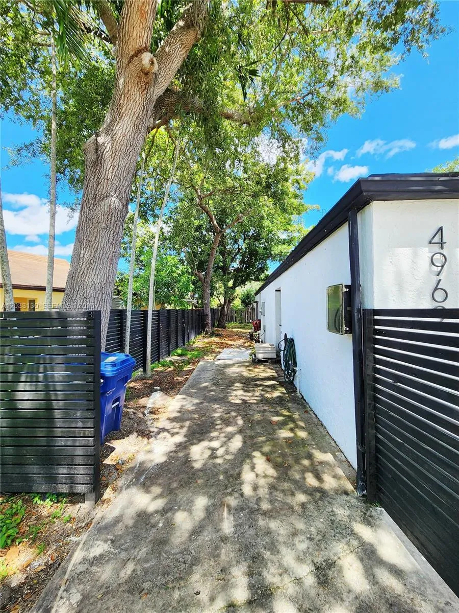 4962 SW 95th Ave Cooper City, FL 33328