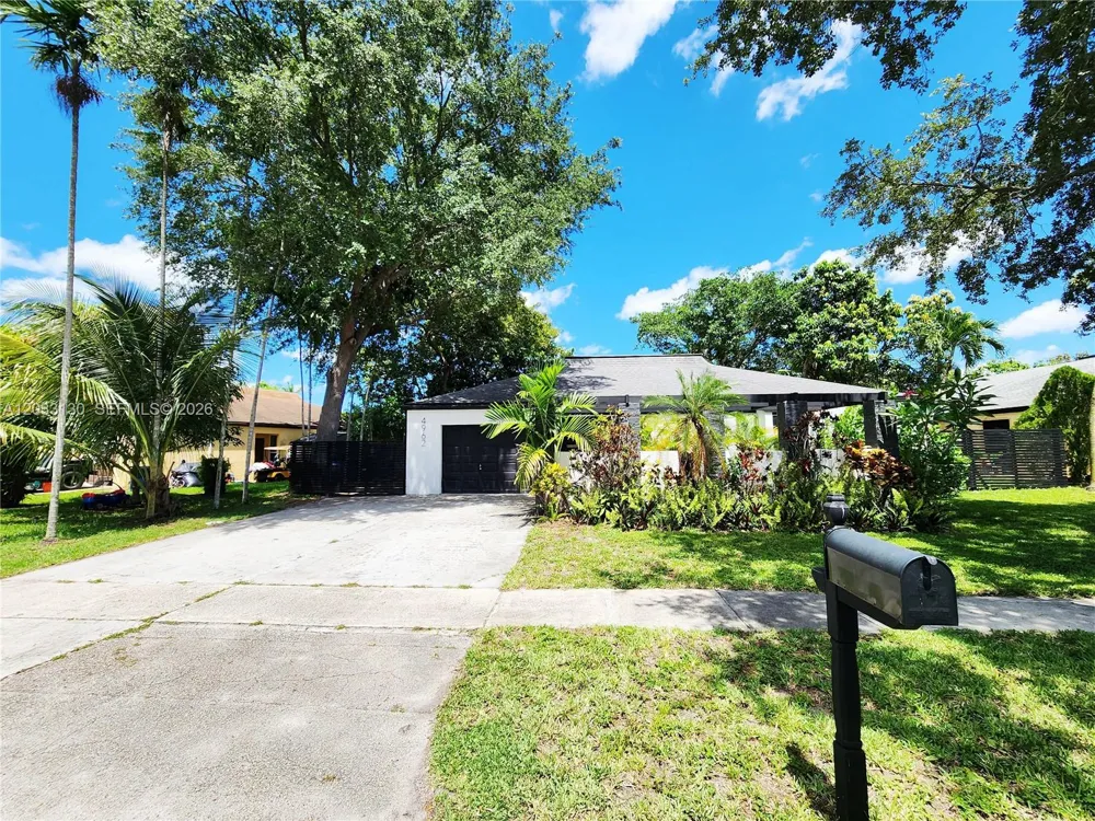 4962 SW 95th Ave Cooper City, FL 33328