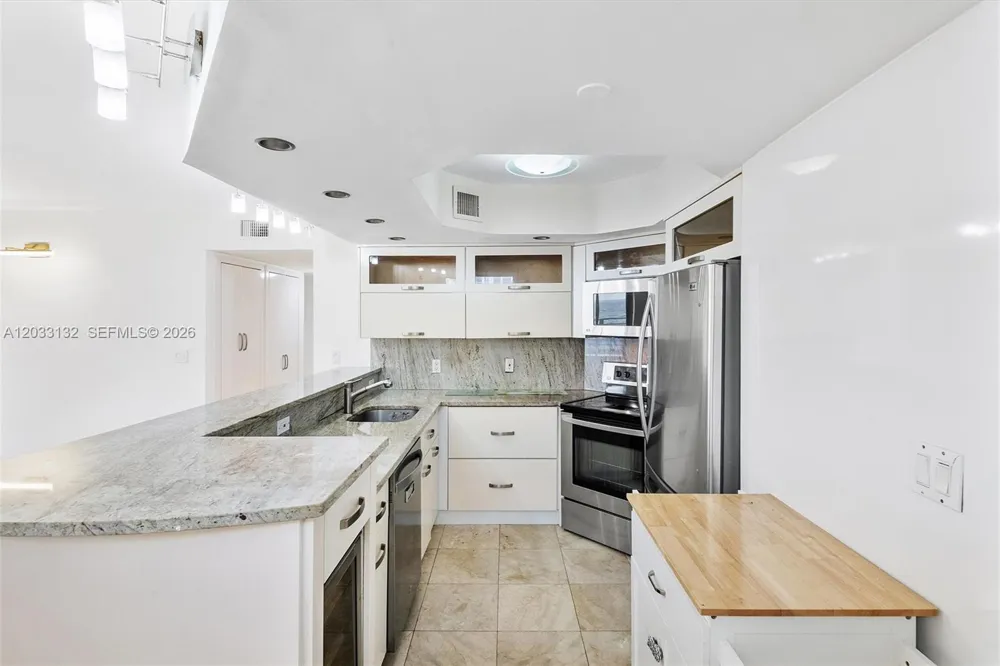 8911 Collins Ave #605 Surfside, FL 33154