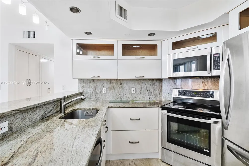 8911 Collins Ave #605 Surfside, FL 33154
