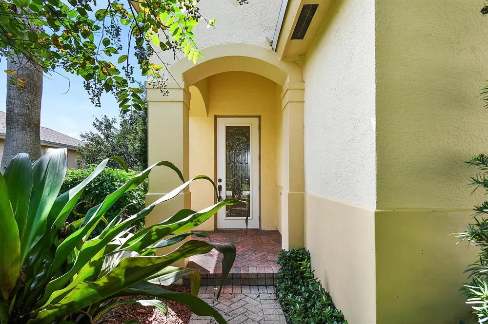 9902 E Verona Circle Circle Vero Beach, FL 32966