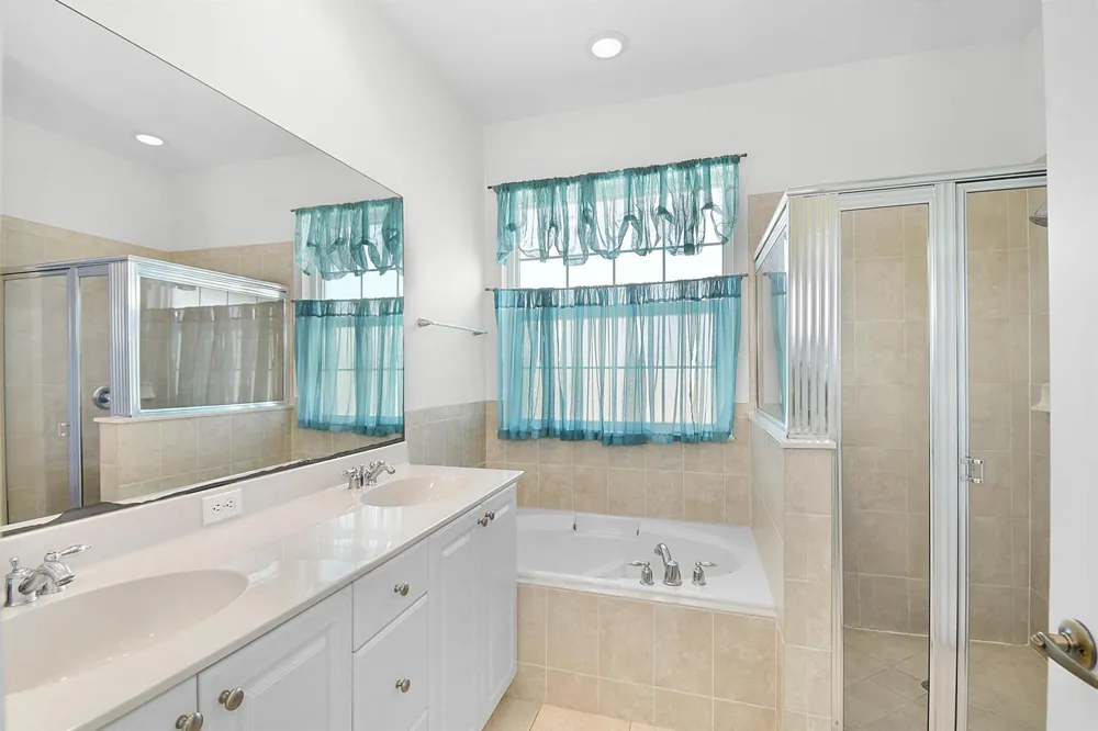 9902 E Verona Circle Circle Vero Beach, FL 32966