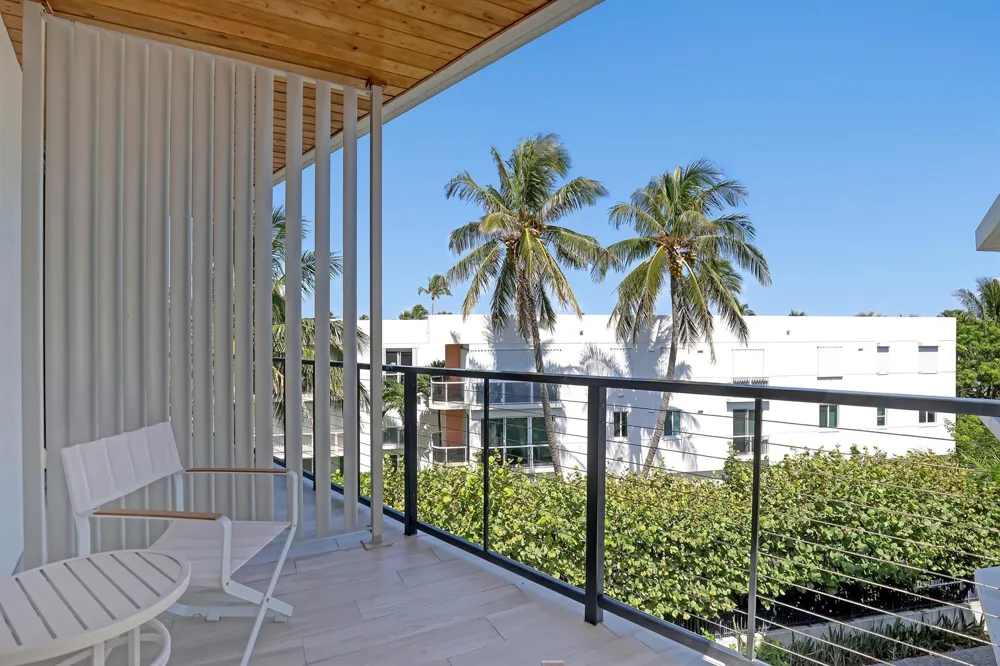 106 Inlet Way #305 Palm Beach Shores, FL 33404