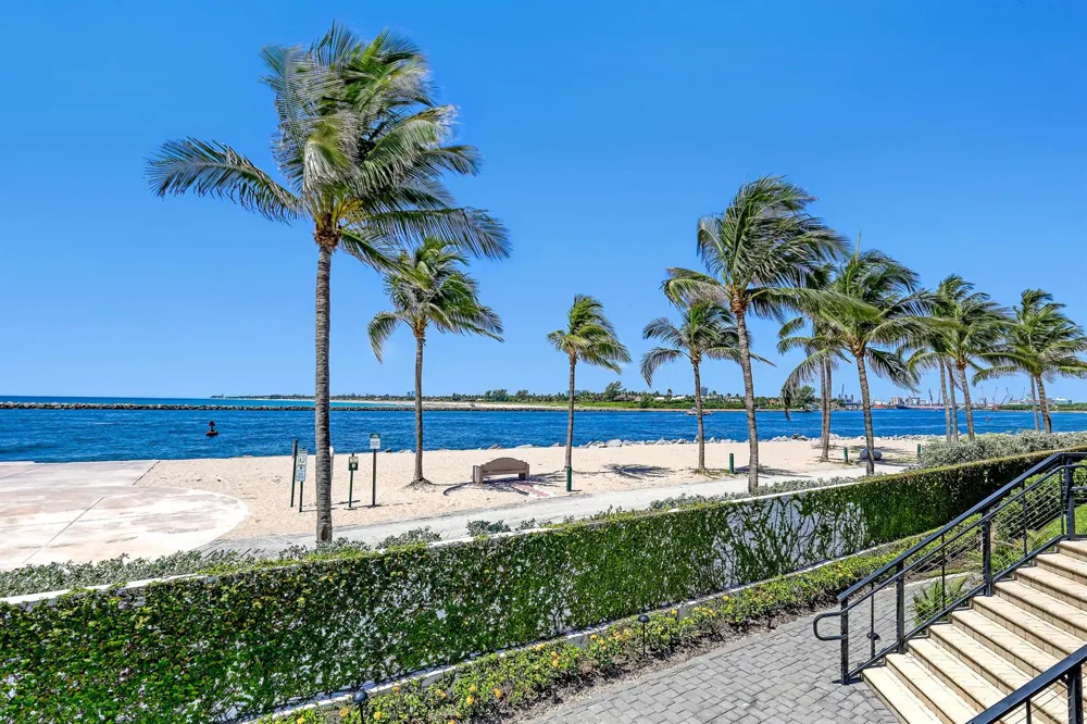 106 Inlet Way #305 Palm Beach Shores, FL 33404