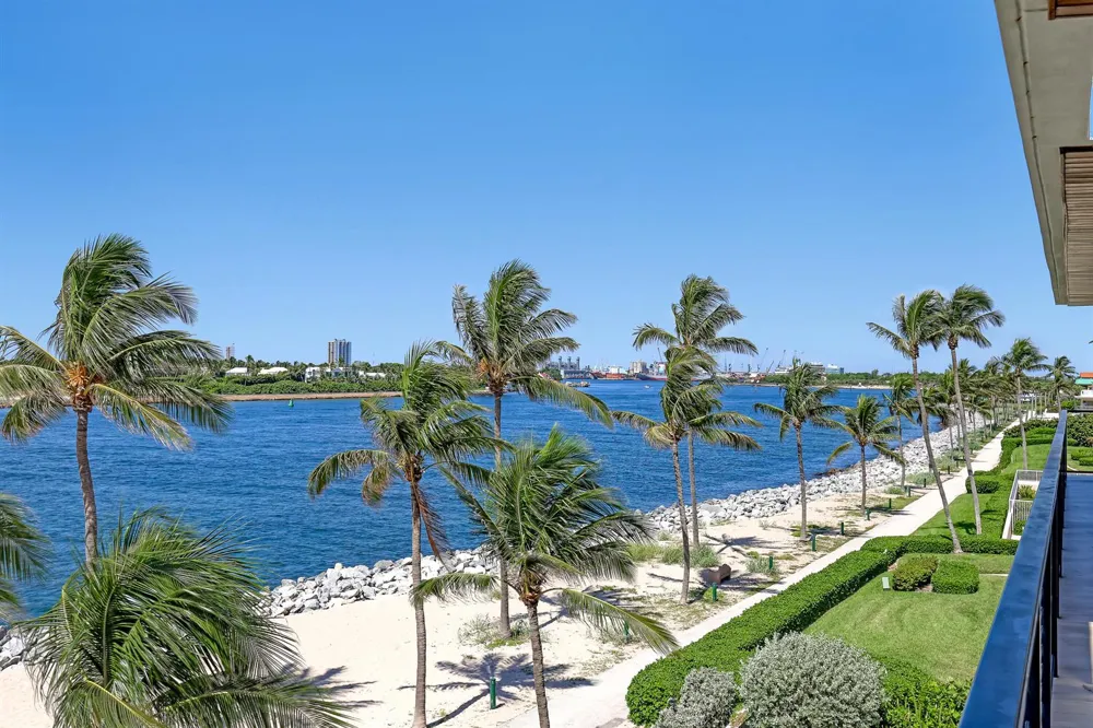 106 Inlet Way #305 Palm Beach Shores, FL 33404