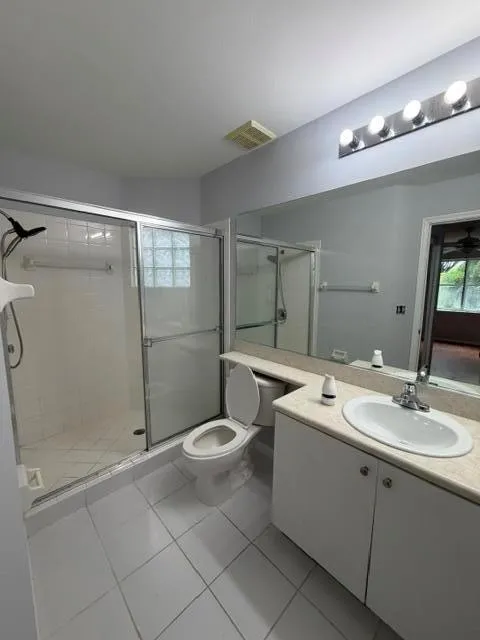 2440 NW 99th Way Sunrise, FL 33322