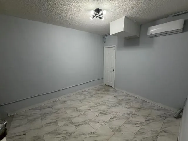 2440 NW 99th Way Sunrise, FL 33322