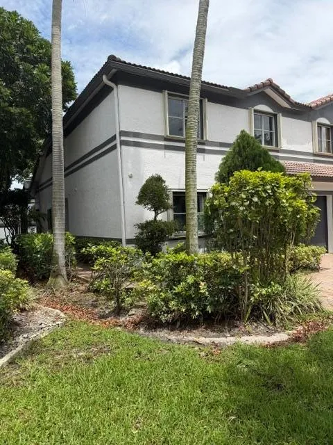 2440 NW 99th Way Sunrise, FL 33322