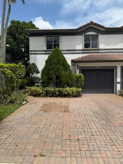 2440 NW 99th Way Sunrise, FL 33322