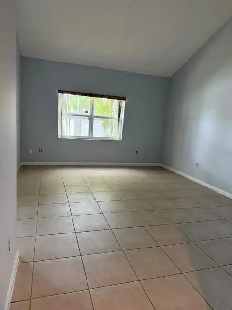 2440 NW 99th Way Sunrise, FL 33322