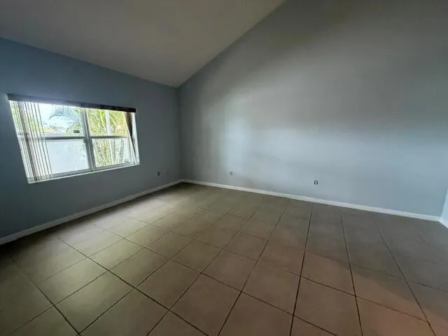 2440 NW 99th Way Sunrise, FL 33322