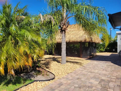545 SW 40th Cove