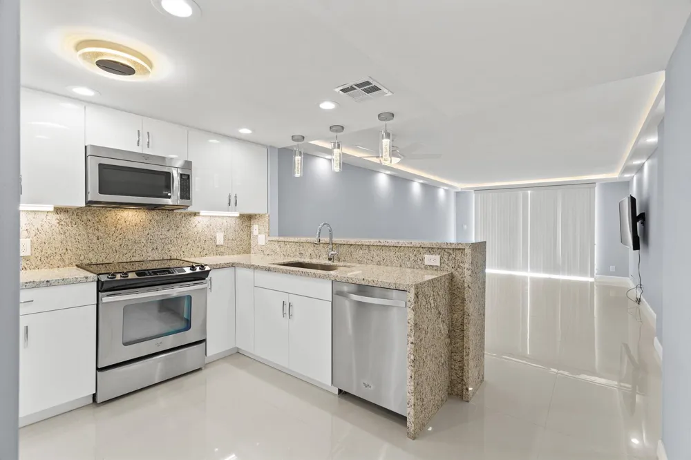 3580 S Ocean Boulevard #8b South Palm Beach, FL 33480