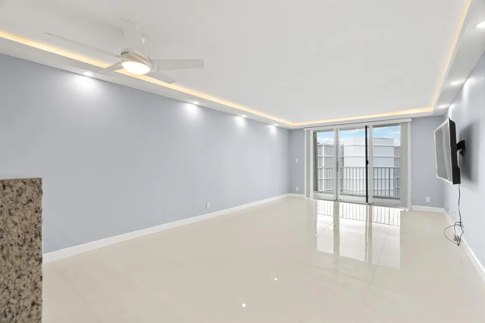 3580 S Ocean Boulevard #8b South Palm Beach, FL 33480