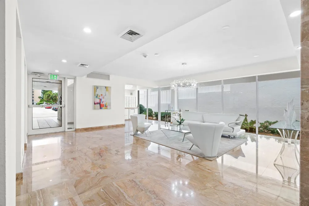 3580 S Ocean Boulevard #8b South Palm Beach, FL 33480