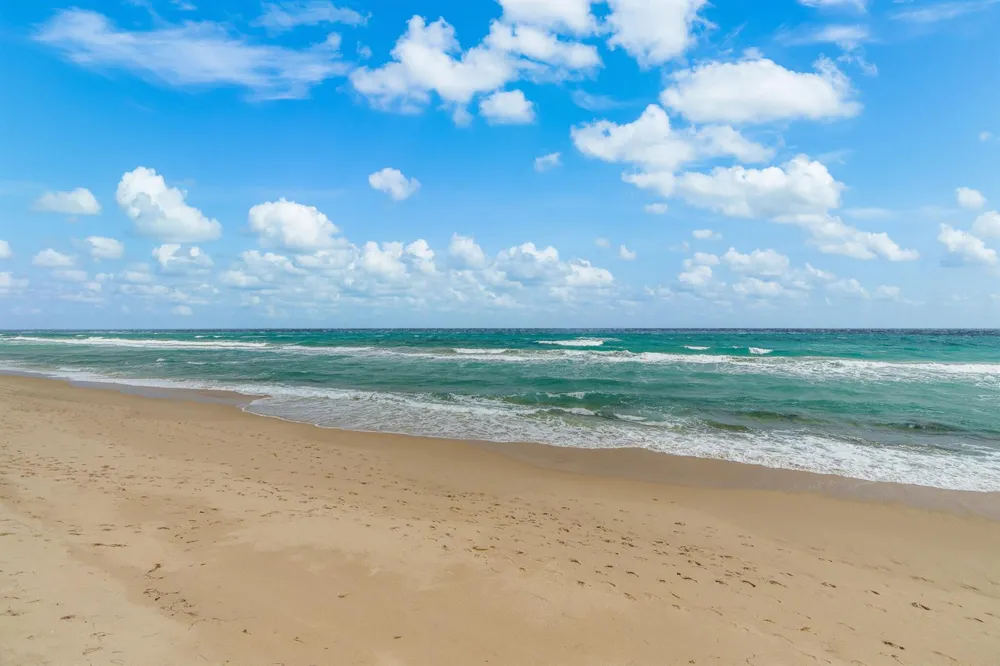 3580 S Ocean Boulevard #8b South Palm Beach, FL 33480