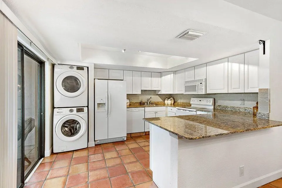 1608 Shaker Circle Circle Wellington, FL 33414