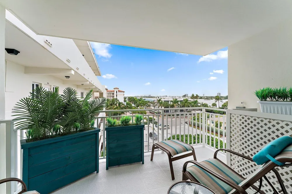 33 S Ocean Avenue #502 Palm Beach Shores, FL 33404