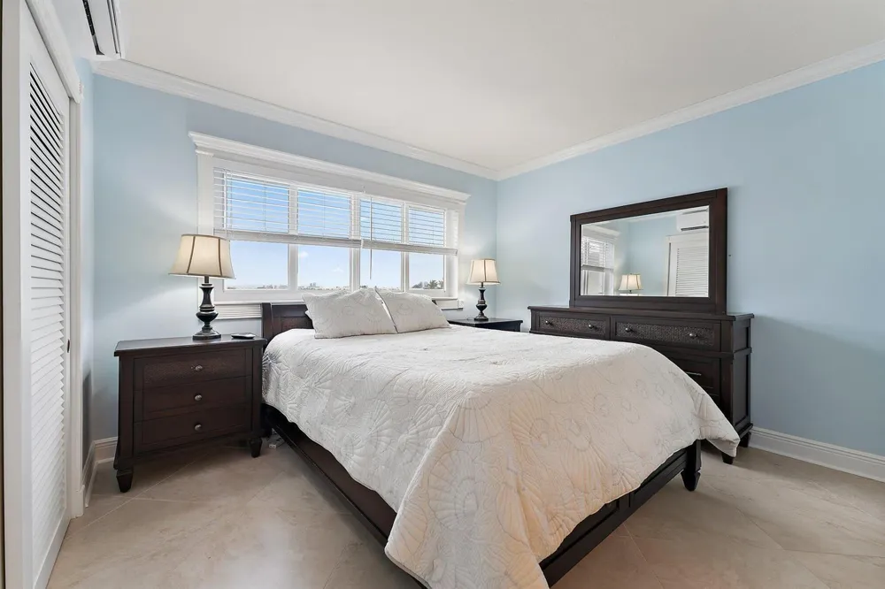33 S Ocean Avenue #502 Palm Beach Shores, FL 33404