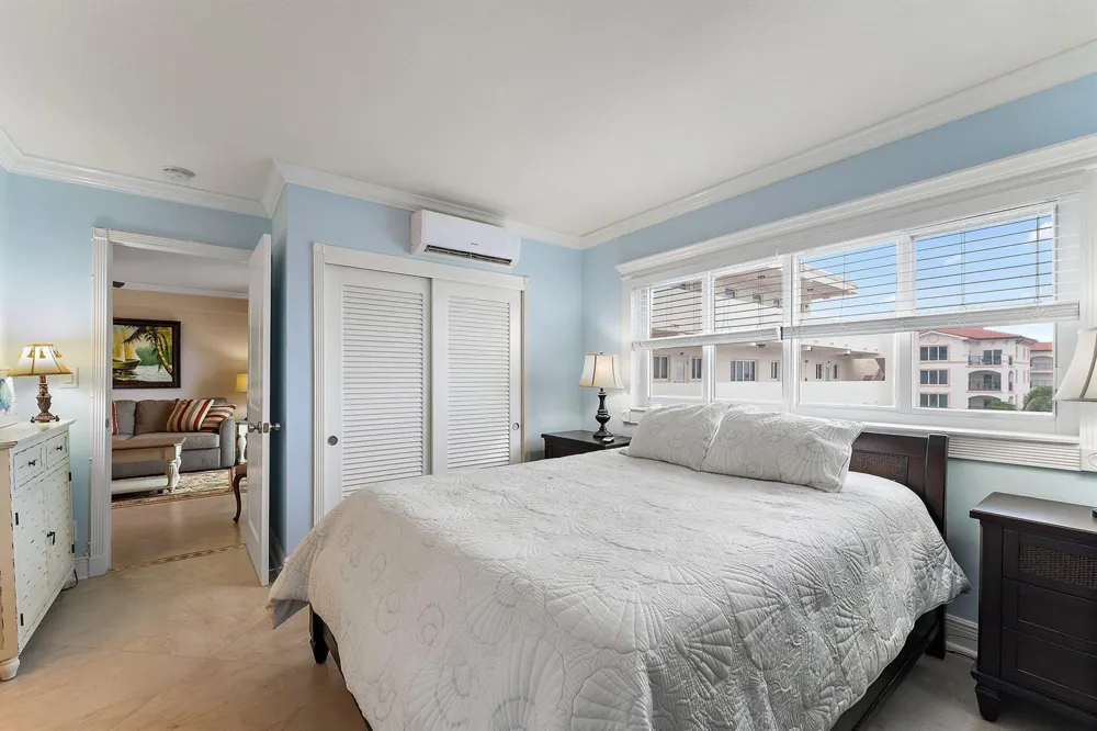 33 S Ocean Avenue #502 Palm Beach Shores, FL 33404