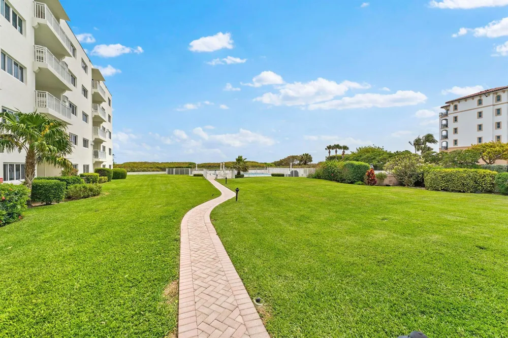 33 S Ocean Avenue #502 Palm Beach Shores, FL 33404