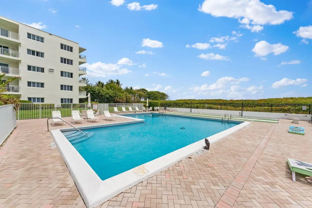 33 S Ocean Avenue #502 Palm Beach Shores, FL 33404