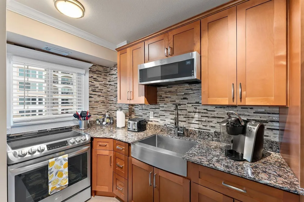 33 S Ocean Avenue #502 Palm Beach Shores, FL 33404