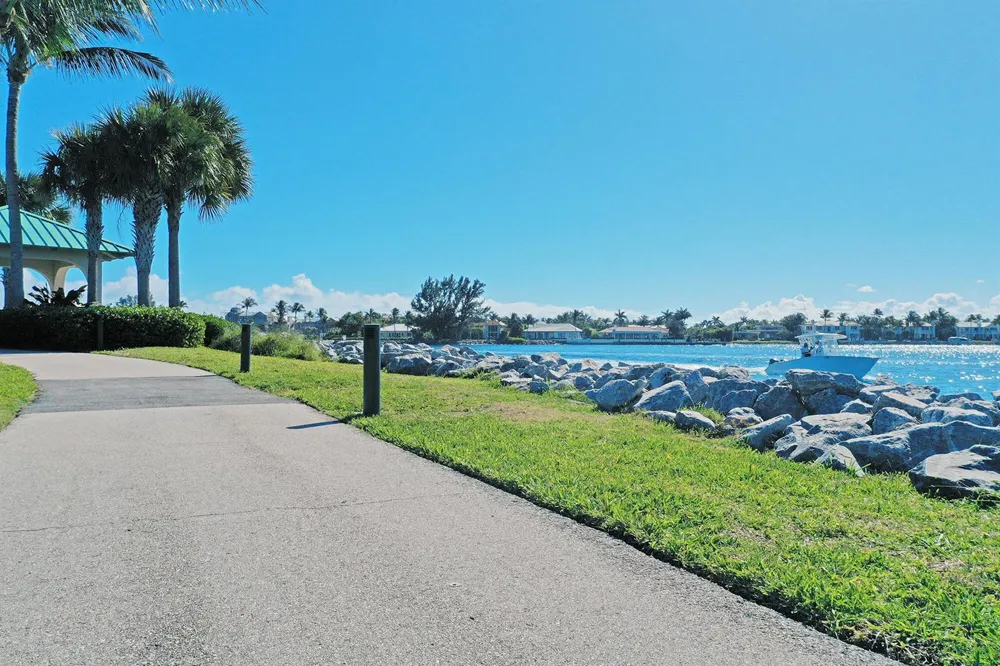 33 S Ocean Avenue #502 Palm Beach Shores, FL 33404