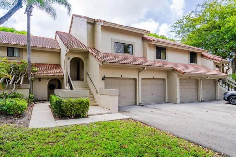5710 Coach House Circle #G