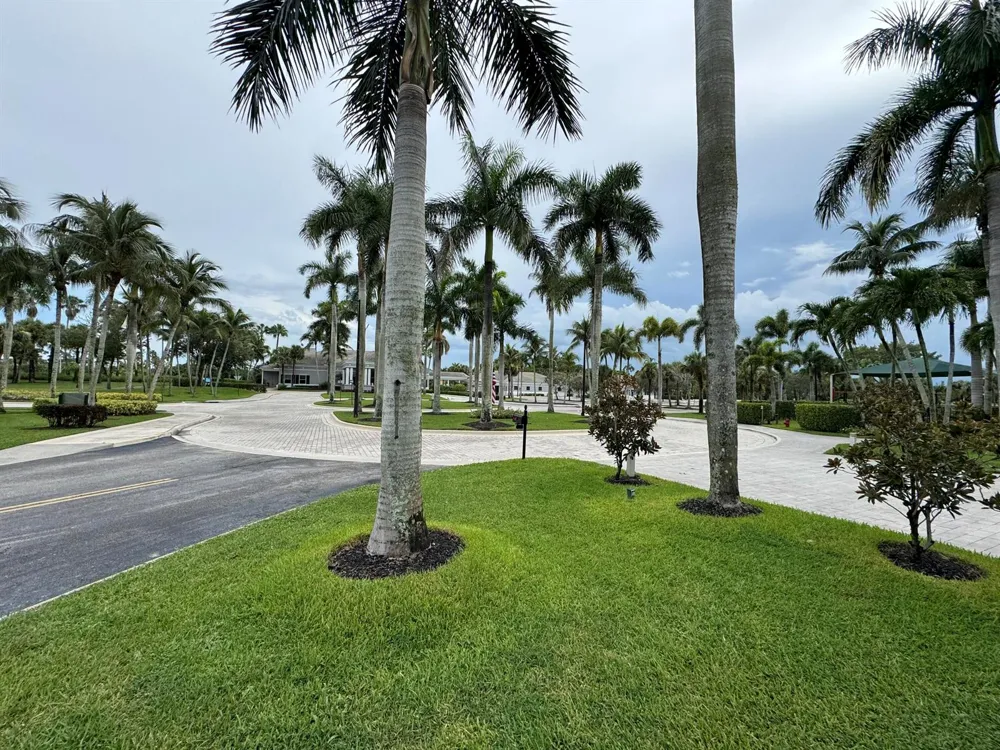 1831 Waldorf Drive Royal Palm Beach, FL 33411