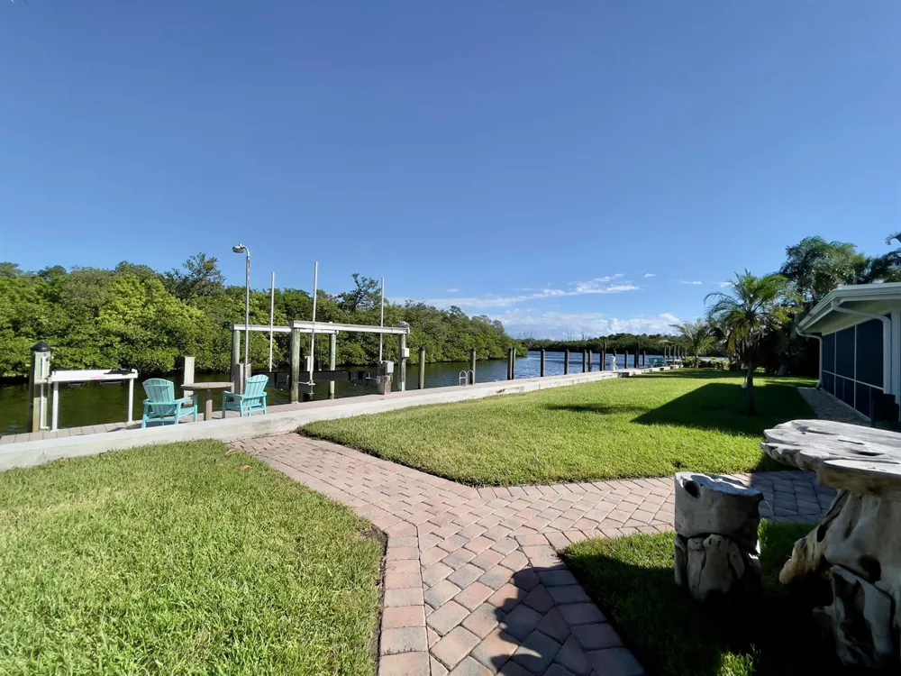 8585 SE Palm Street Hobe Sound, FL 33455