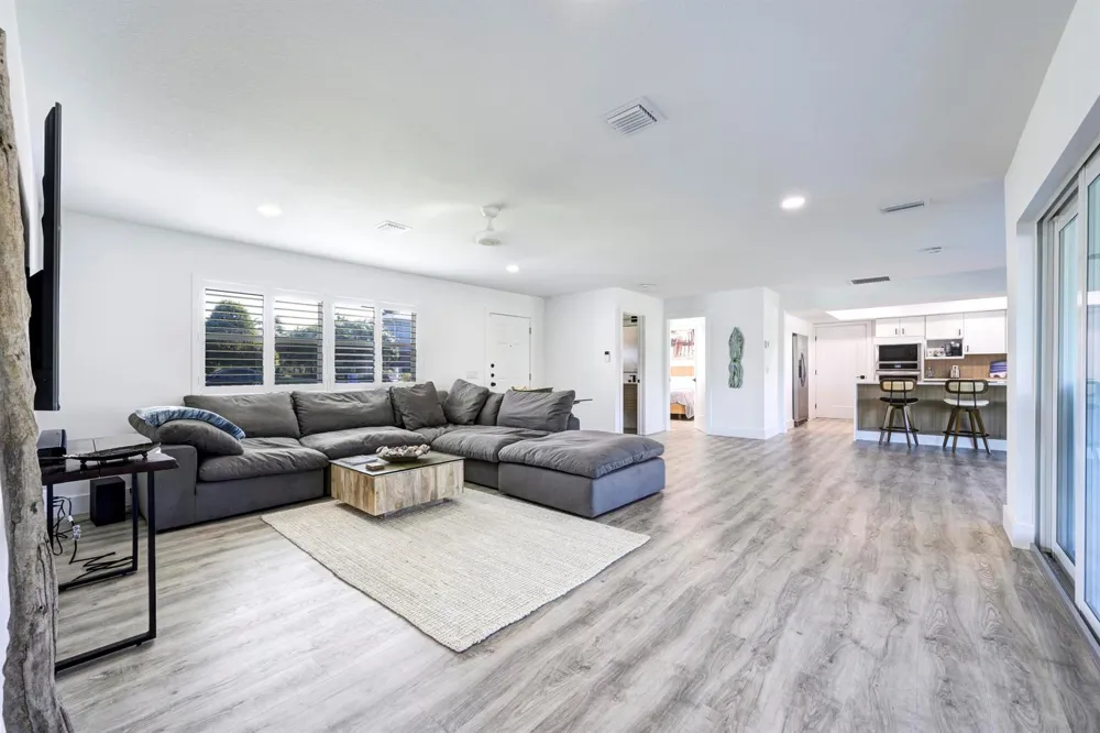 8585 SE Palm Street Hobe Sound, FL 33455