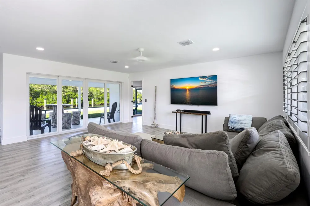 8585 SE Palm Street Hobe Sound, FL 33455