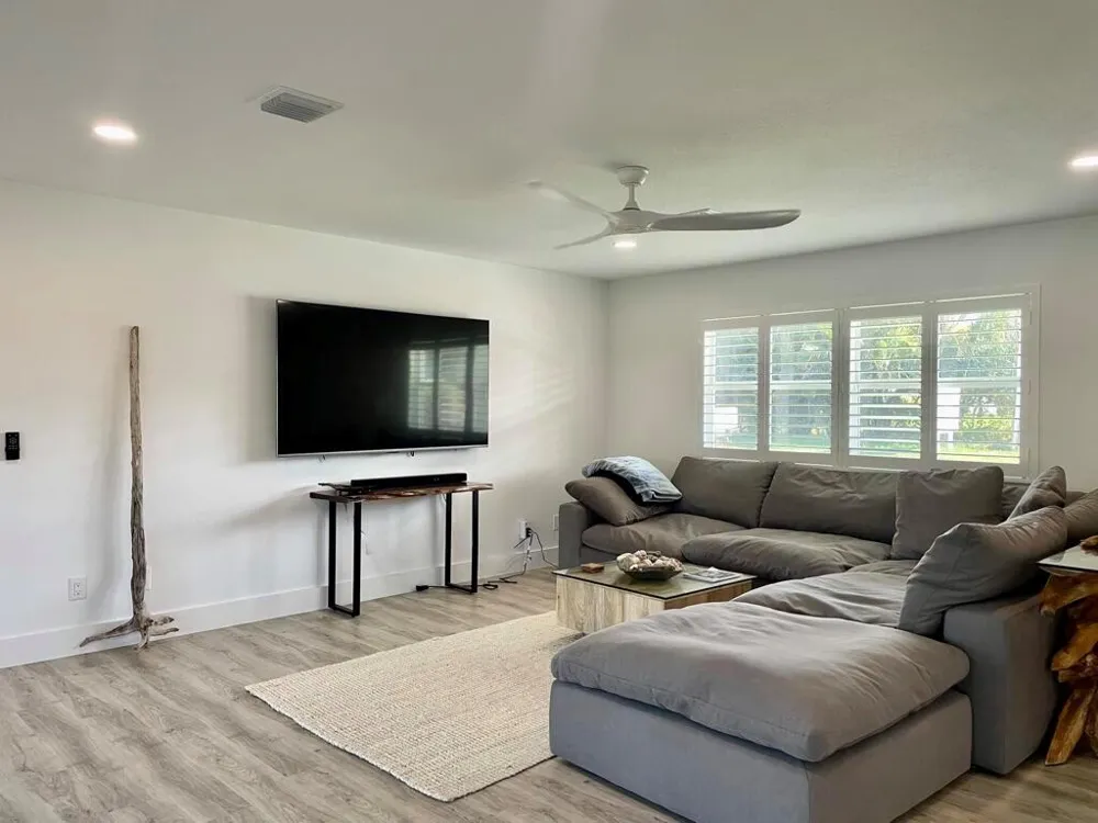 8585 SE Palm Street Hobe Sound, FL 33455
