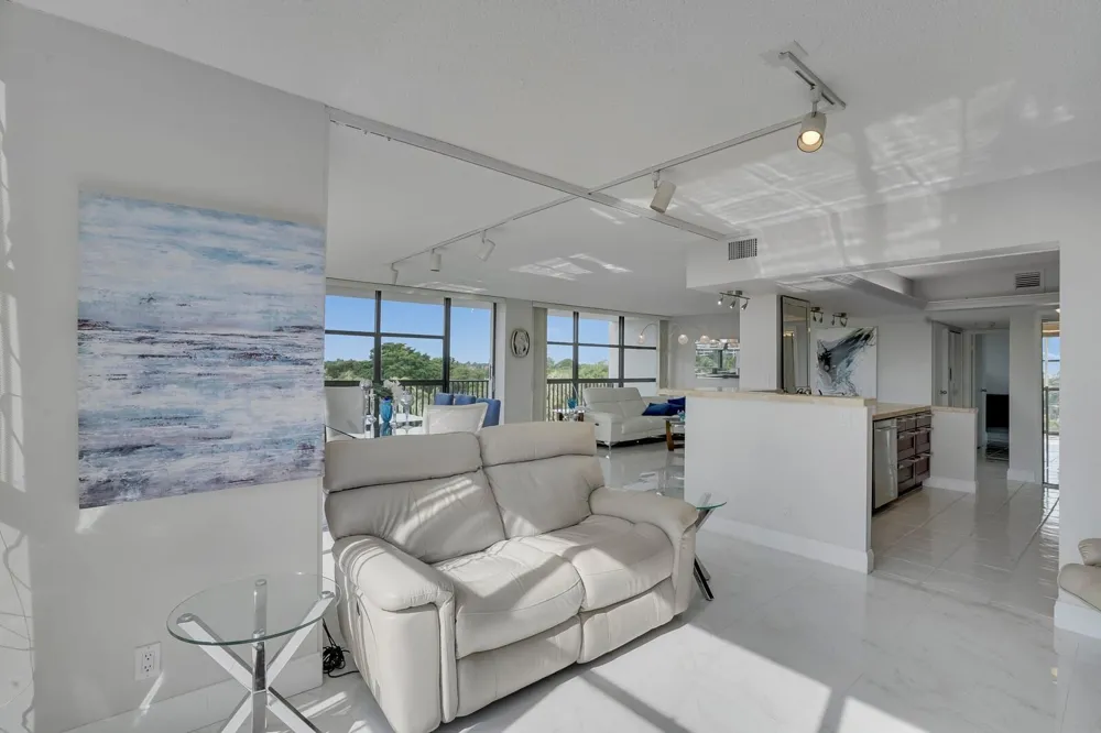 600 Parkview Drive #531 Hallandale Beach, FL 33009
