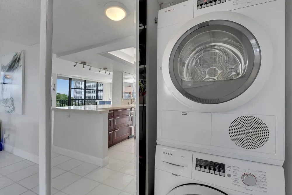 600 Parkview Drive #531 Hallandale Beach, FL 33009