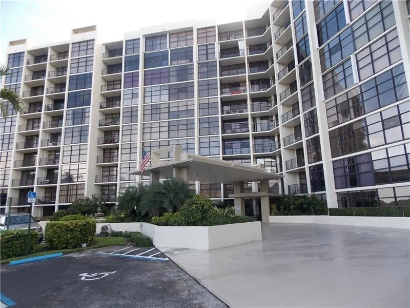 600 Parkview Drive #531 Hallandale Beach, FL 33009