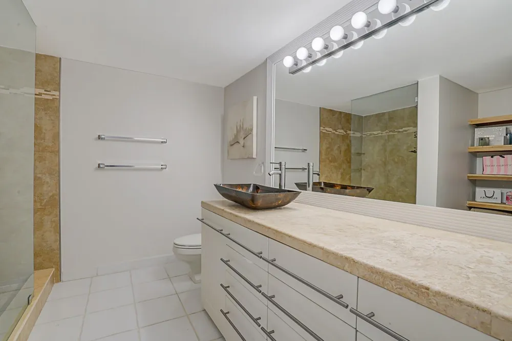 600 Parkview Drive #531 Hallandale Beach, FL 33009