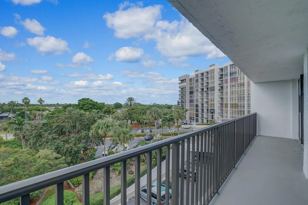 600 Parkview Drive #531 Hallandale Beach, FL 33009