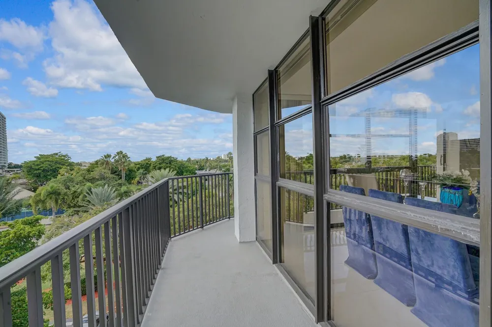 600 Parkview Drive #531 Hallandale Beach, FL 33009