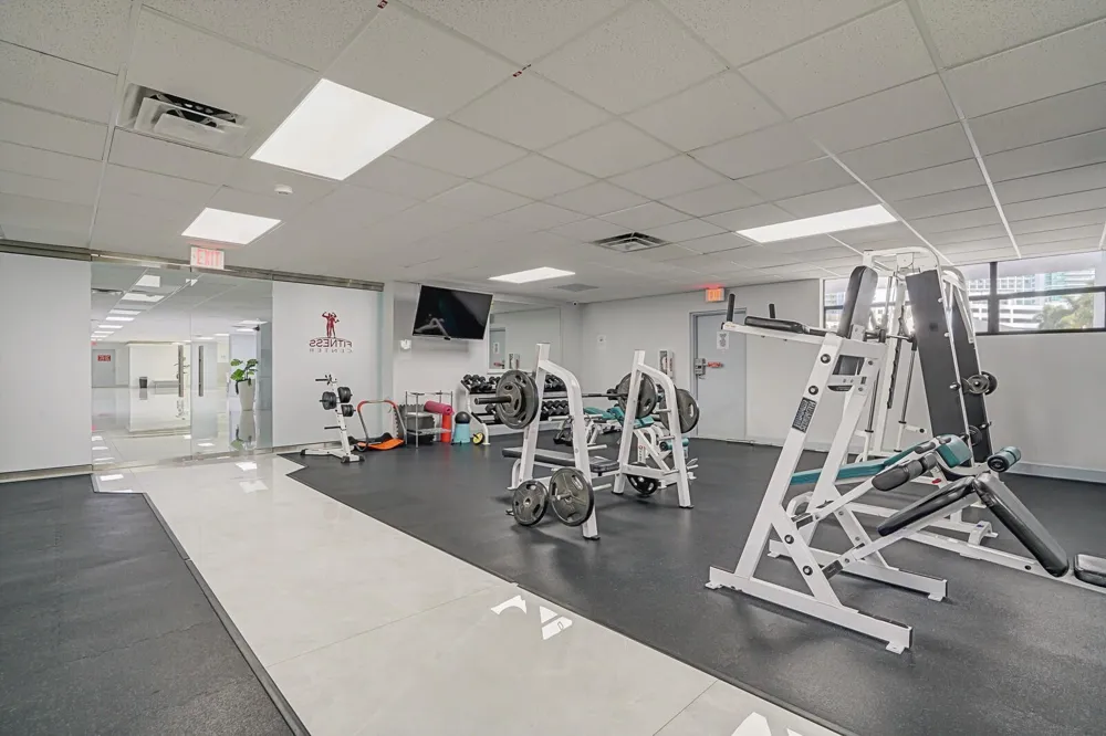 600 Parkview Drive #531 Hallandale Beach, FL 33009