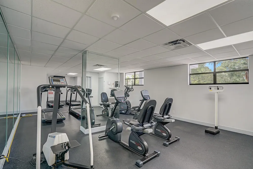 600 Parkview Drive #531 Hallandale Beach, FL 33009
