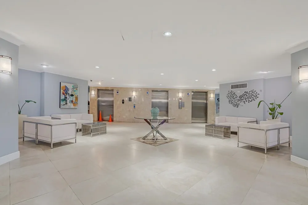 600 Parkview Drive #531 Hallandale Beach, FL 33009