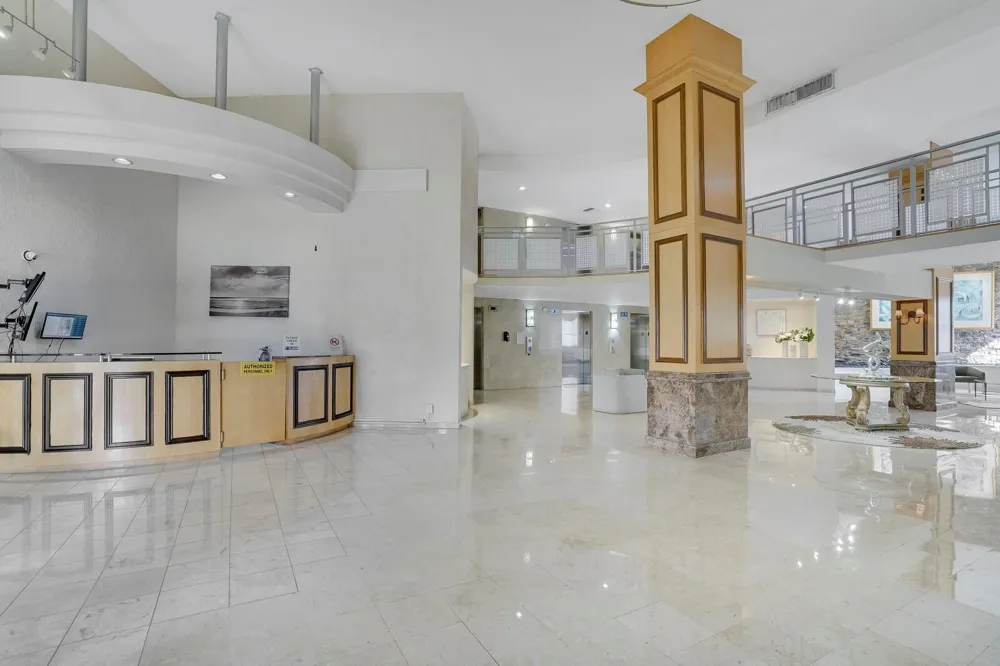 600 Parkview Drive #531 Hallandale Beach, FL 33009