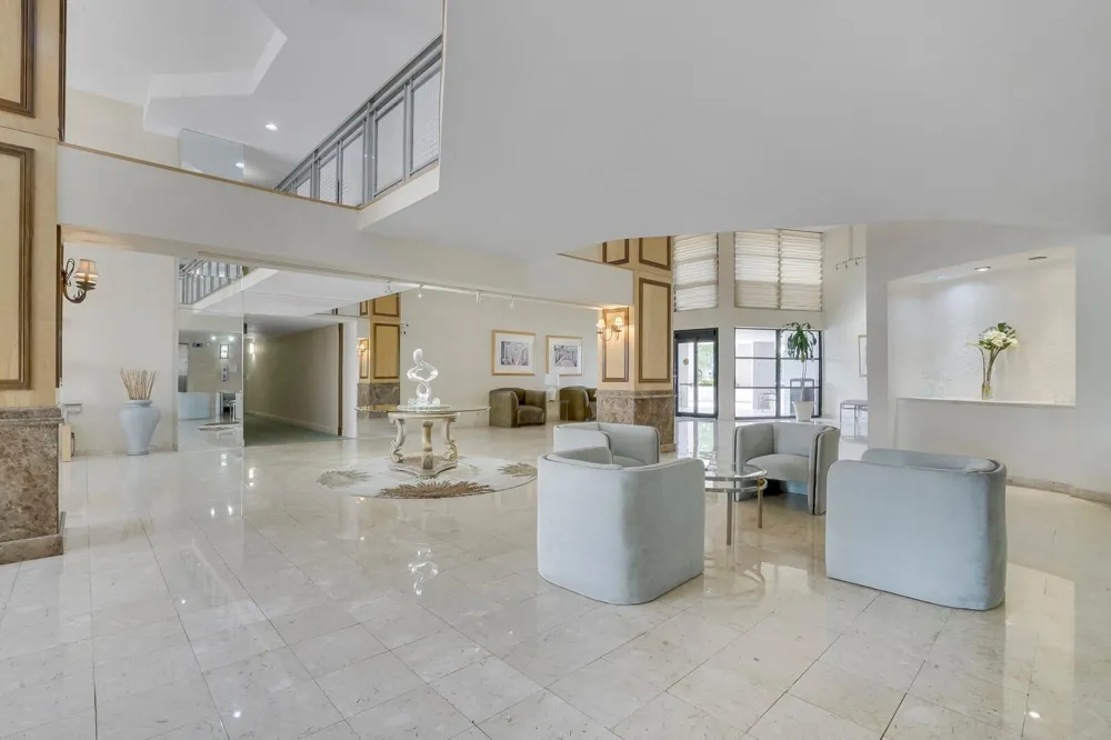 600 Parkview Drive #531 Hallandale Beach, FL 33009