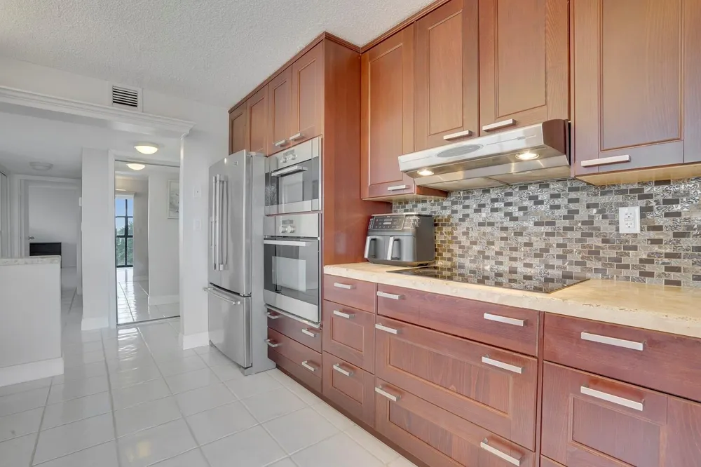 600 Parkview Drive #531 Hallandale Beach, FL 33009