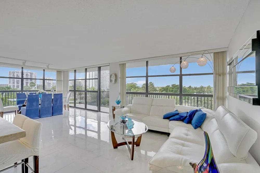 600 Parkview Drive #531 Hallandale Beach, FL 33009