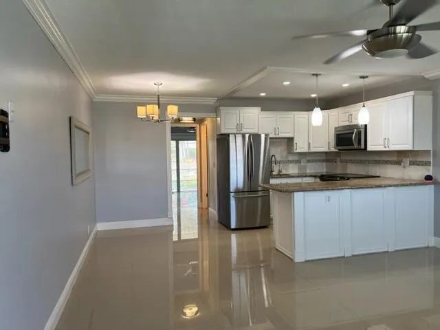 800 W Horizons W #211 Boynton Beach, FL 33435