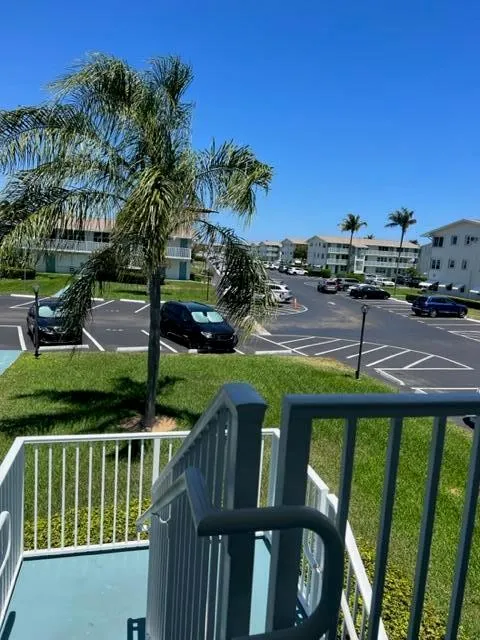 800 W Horizons W #211 Boynton Beach, FL 33435