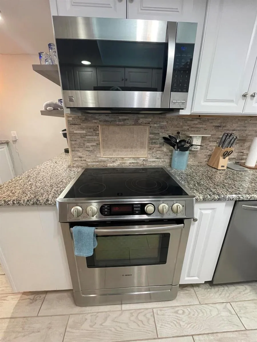 410 Wilma Circle #103 Riviera Beach, FL 33404